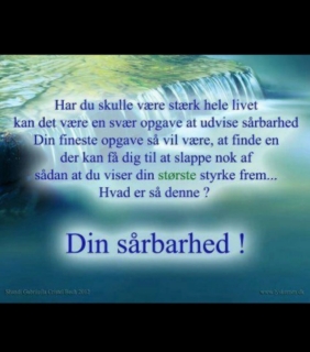 Måske kan du bare det der med at turde vise sårbarhed…? Måske kunne det være et godt nytårsforsæt? Jeg er så klar.  Dbh JetteCoach 🪫—>🔋😊 #sårbarhed #personligudvikling #trivsel