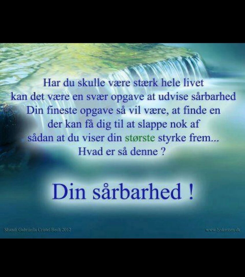 Måske kan du bare det der med at turde vise sårbarhed…? Måske kunne det være et godt nytårsforsæt? Jeg er så klar.  Dbh JetteCoach 🪫—>🔋😊 #sårbarhed #personligudvikling #trivsel